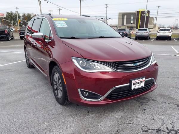 2019 Chrysler Pacifica Hybrid Limited van Red - - by for sale in East Hanover, NJ – photo 2