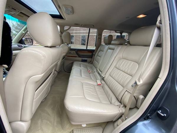 2005 Lexus LX 470: LOW MILES 4x4 Night Vision 3rd Row Seat for sale in Madison, WI – photo 12