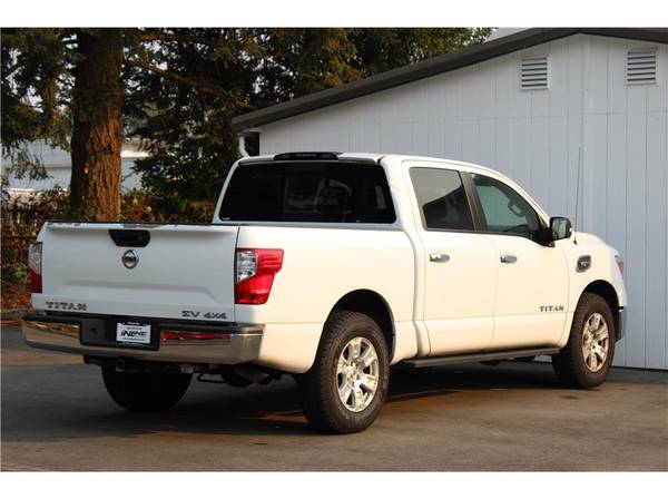 2017 Nissan Titan Crew Cab 4WD AWD SV Pickup 4D 5 1/2 ft Truck for sale in Marysville, WA – photo 5