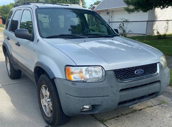 2002 Ford Escape XLT Choice 4WD - cars & trucks - by dealer -... for sale in Eastpointe, MI – photo 3