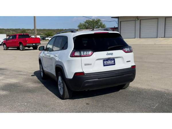 2021 Jeep Cherokee Latitude, CLEAN CARFAX, APPLE CARPLAY - cars & for sale in Brownwood, TX – photo 8
