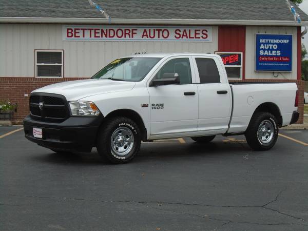 2015 Ram 1500 Express 4WD - - by dealer - vehicle for sale in Bettendorf, IA