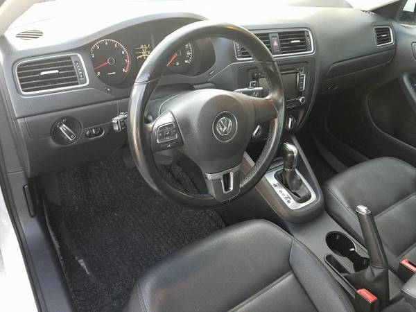 2011 Volkswagen Jetta SE w/Convenience & Sunroof PZEV SKU:BM309577 Sed for sale in Bellevue, WA – photo 9