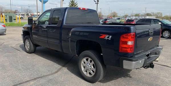 2011 CHEVROLET SILVERADO 2500H LT 4x4 Extended Cab SB for sale in Holland , MI – photo 5