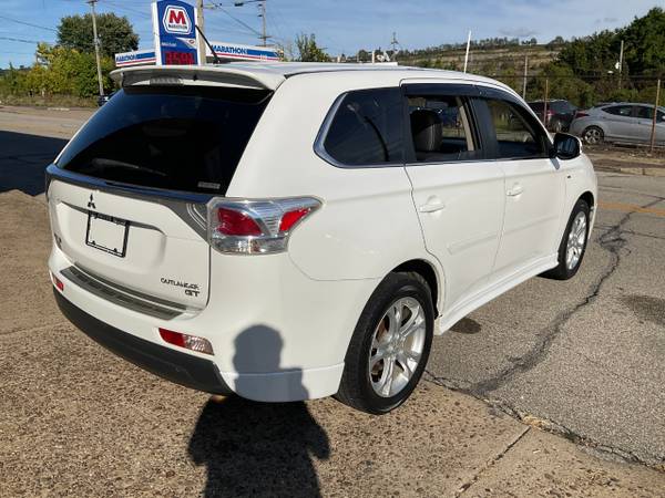 2014 Mitsubishi Outlander GT S-AWC Cash is king lets deal - cars & for sale in Bridgeport, WV – photo 3