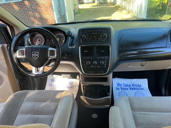 2016 dodge grand van SXT - - by dealer - vehicle for sale in Louisville, KY – photo 16
