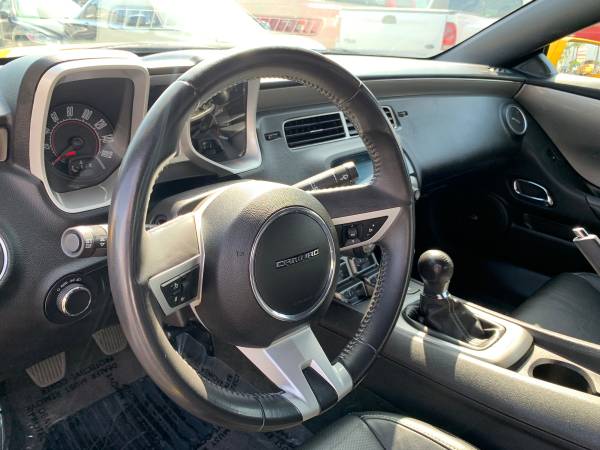 R1. 2011 Chevrolet Camaro LT 6 SPEED MANUAL LEATHER SUN ROOF CLEAN for sale in Stanton, CA – photo 12