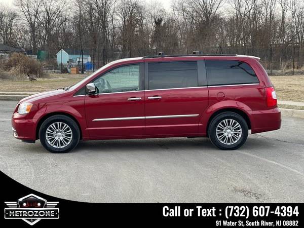 2013 Chrysler Town & Country Touring, Fully Loaded for sale in South River, NY – photo 10