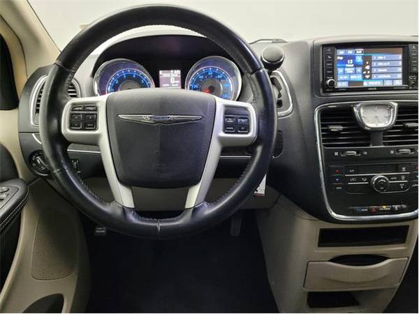 2016 Chrysler Town and Country Touring - mini-van for sale in Lombard, IL – photo 22