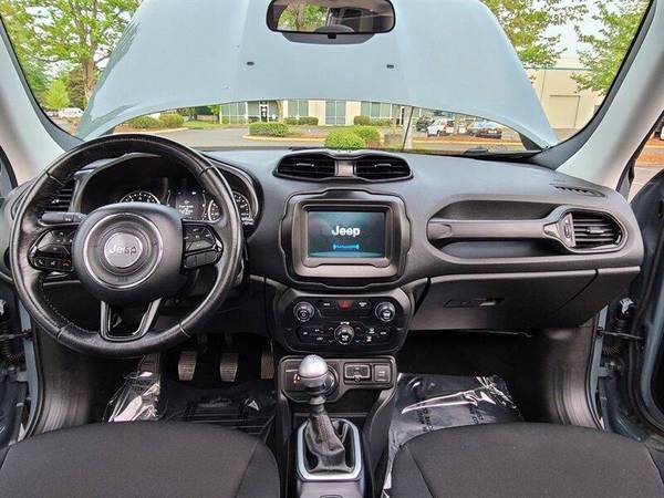 2018 Jeep Renegade Altitude SPORT UTILITY/4X4/MY SKY DUAL PANEL for sale in Portland, OR – photo 18