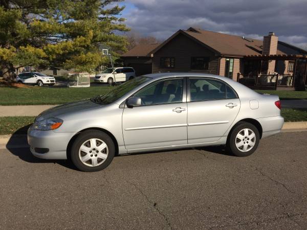 Toyota Corolla 2005 - cars & trucks - by owner - vehicle automotive... for sale in East Lansing, MI