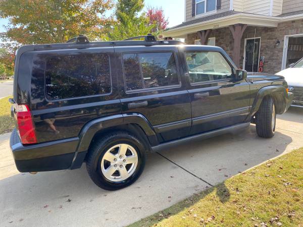 2006 jeep commander with v8 and 3rd row for sale for sale in Fort Mill, NC – photo 6