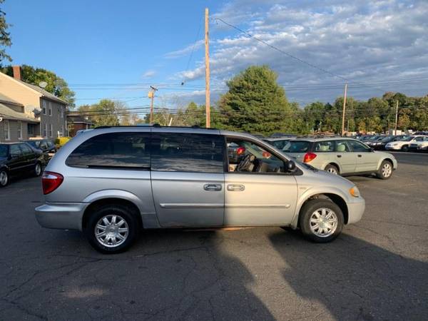 2006 Chrysler Town Country LWB 4dr Touring - cars & trucks - by... for sale in East Windsor, MA – photo 8