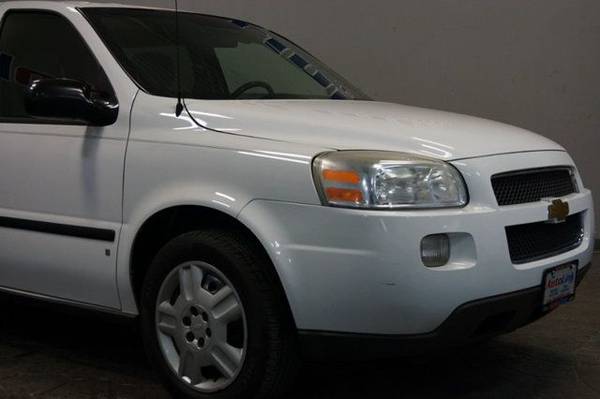 2008 Chevrolet Uplander Passenger, LS Extended Minivan 4D - WHITE for sale in Bartonville, IL – photo 5