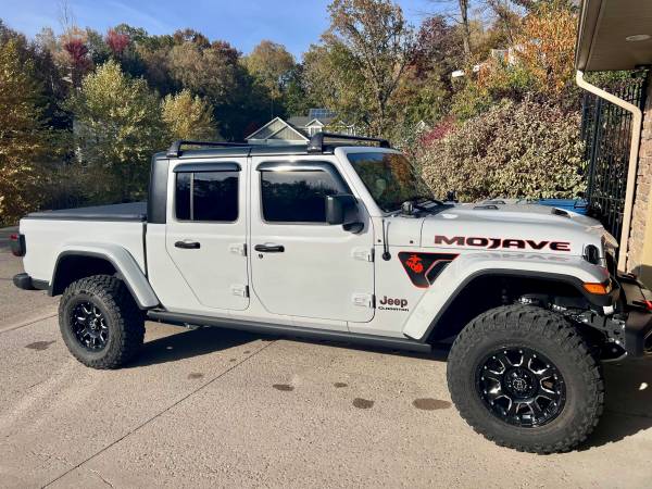2022 Jeep Gladiator Mojave for sale in Inver Grove Heights, MN – photo 2