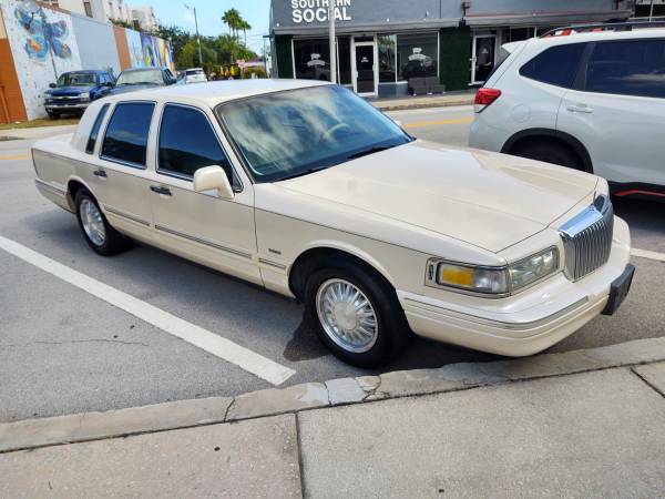 1996 Town Car Cartier for sale in Vero Beach, FL