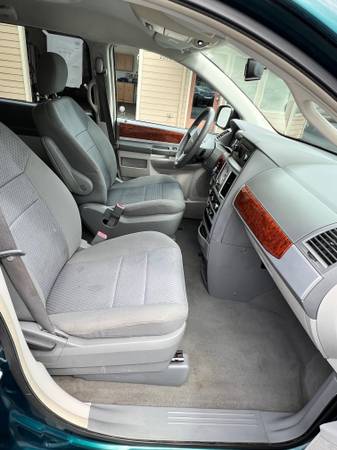 2009 CHRYSLER TOWN & COUNTRY TOURING ED - - by for sale in Salem, OR – photo 7