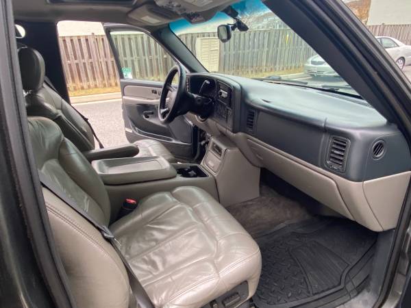 $4500 Chevrolet Suburban 2500 4x4 6.0L Vortec - 117k miles -... for sale in Nottingham, MD – photo 14