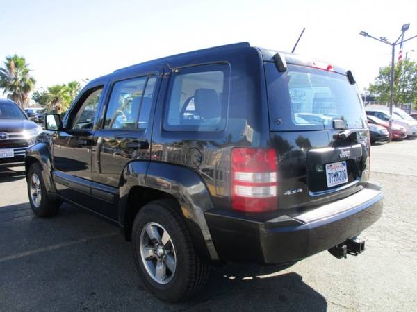 2008 Jeep Liberty - 4X4 - TOW PACKAGE - BRAND NEW TIRES - AC WORKS -... for sale in Sacramento , CA – photo 3