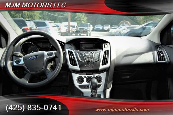 **2012** FORD FOCUS "SE" AUTO. **SAVE ON GAS** for sale in Lynnwood, WA – photo 12