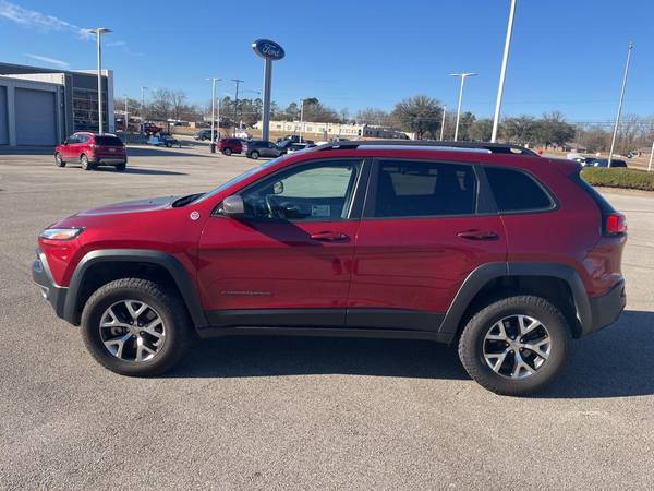 2016 Jeep Cherokee Trailhawk - - by dealer - vehicle for sale in Gilmer, TX – photo 3