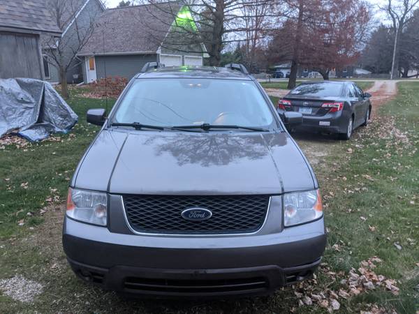 2005 Ford Freestyle 190K miles - cars & trucks - by owner - vehicle... for sale in Saint Johns, MI – photo 2