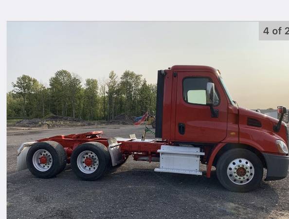 2013 Frieghtliner Cascadia Truck - cars & trucks - by owner -... for sale in Hayward, CA – photo 4