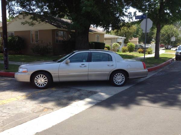 Lincoln Towncar for sale in North Hollywood, CA