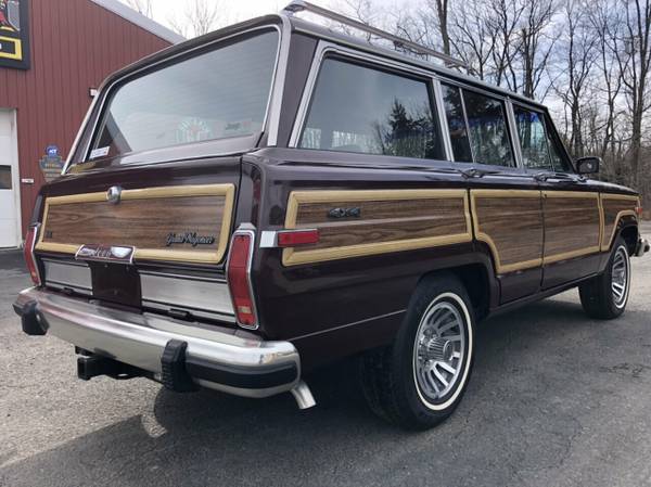 1987 Jeep Grand Wagoneer Woody Wagon Burgundy for sale in Johnstown , PA – photo 13