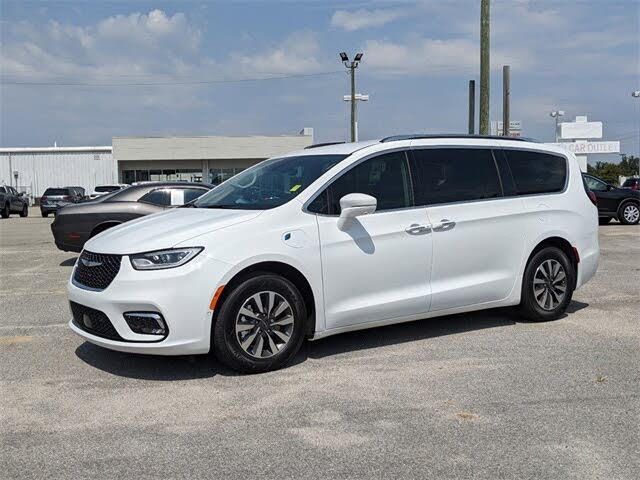 2021 Chrysler Pacifica Hybrid Touring L FWD for sale in Sumter, SC – photo 7