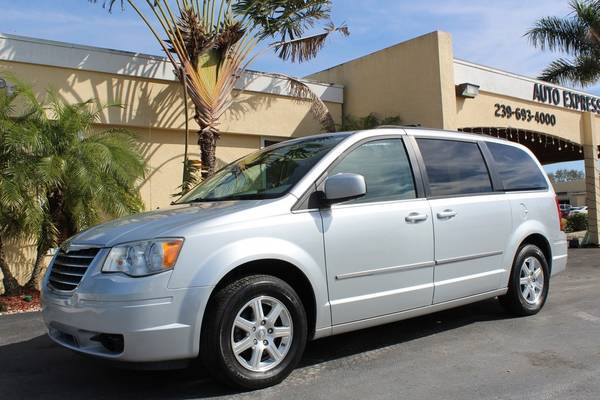 2009 Chrysler Town & Country Power Rear Entry Mobility Wheelchair Van for sale in Fort Myers, FL – photo 6