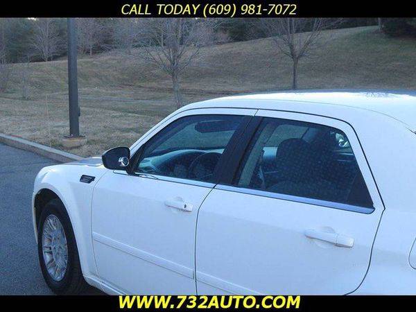 2006 Chrysler 300 Base 4dr Sedan - Wholesale Pricing To The Public! for sale in Hamilton Township, NJ – photo 21