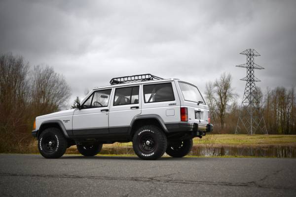 LIVE AUCTION: 1990 Jeep Cherokee XJ 4x4 - grand wrangler for sale in NEW YORK, NY – photo 8