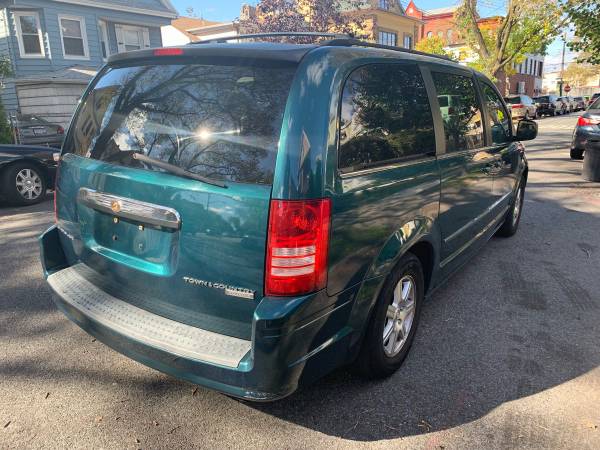 2009 Chrysler town and country for sale in Brooklyn, NY – photo 5