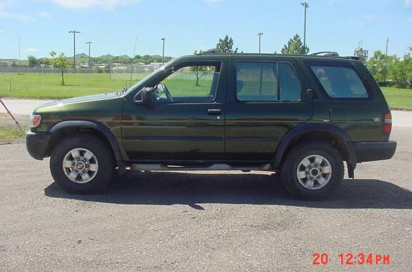 1998 Nissan Pathfinder SE for sale in CHADRON NE, SD – photo 2