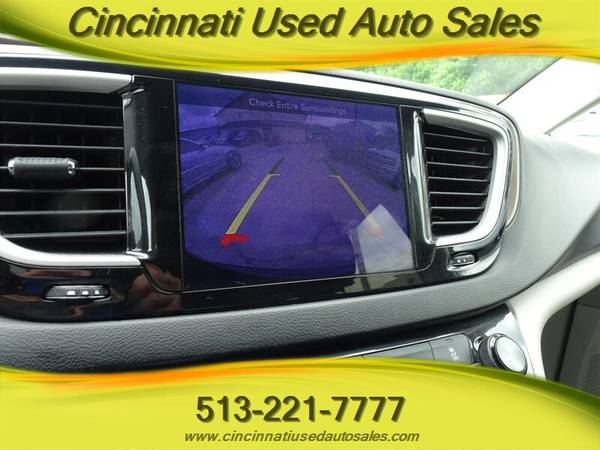2017 Chrysler Pacifica Touring-L 3 6L V6 FWD - - by for sale in Cincinnati, OH – photo 24