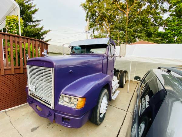 Semi truck for sale for sale in Calumet City, IL – photo 3