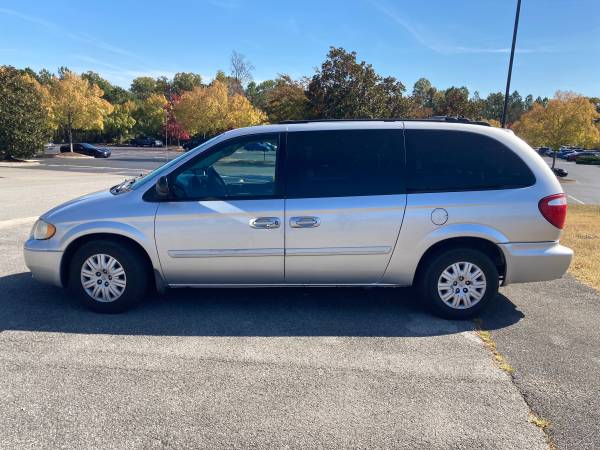 2006 Chrysler Town and Country for sale in Marietta, GA – photo 5