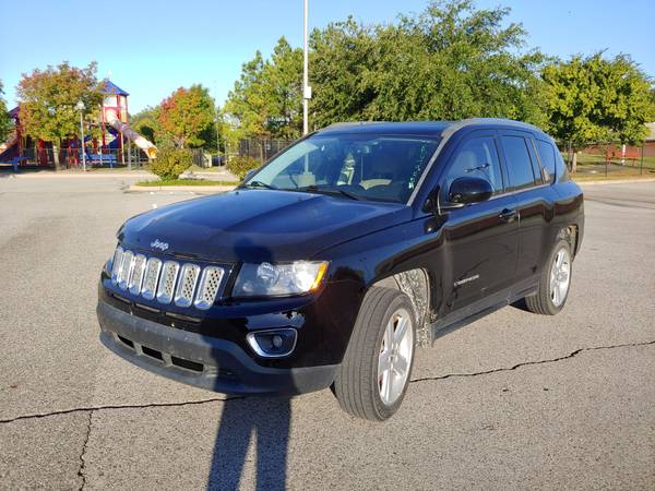 2014 JEEP COMPASS LATITUDE SUPER LOW MILES! LEATHER LOADED! 1 OWNER!... for sale in Norman, TX – photo 2