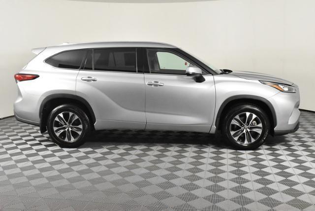 2020 Toyota Highlander XLE for sale in Sioux Falls, SD – photo 5