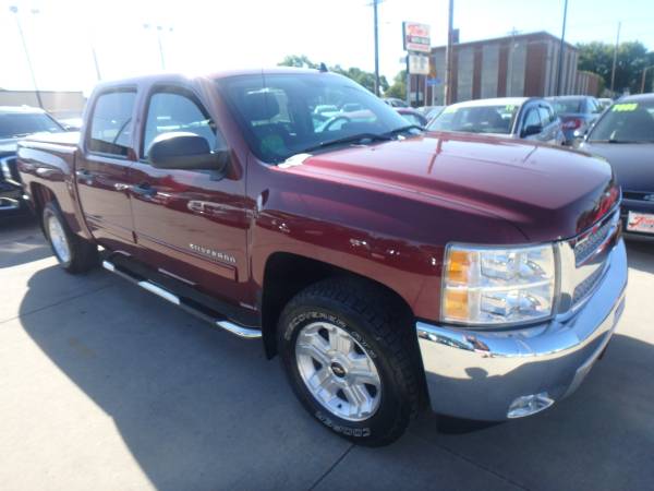 2013 Chevrolet Silverado LT !! One Owner !! Low Miles !! Burgundy for sale in URBANDALE, IA