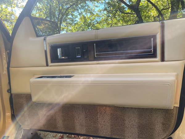 1989 Cadillac Deville 55k mint condition for sale in Glendale Heights, IL – photo 22