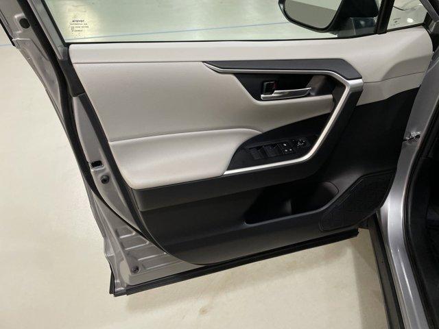 2020 Toyota RAV4 Hybrid XLE for sale in Lawrence, KS – photo 17