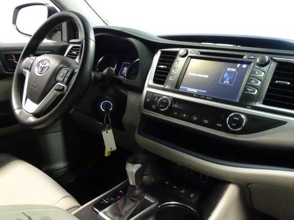 2018 Toyota Highlander Le for sale in Skokie, IL – photo 13