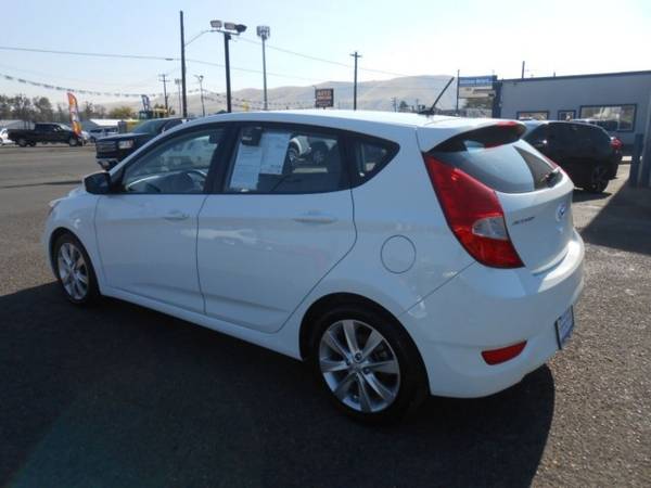2012 Hyundai Accent SE 4dr Hatchback - - by dealer for sale in Union Gap, WA – photo 7