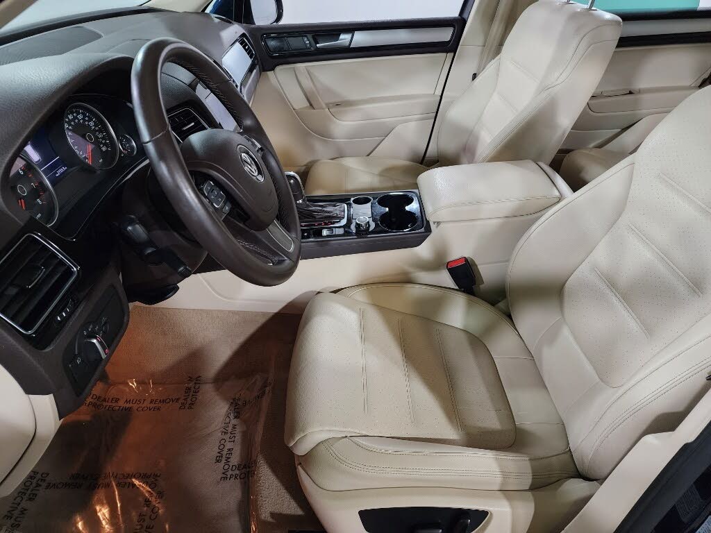 2012 Volkswagen Touareg VR6 Sport with Nav for sale in Jersey City, NJ – photo 9