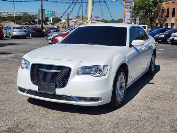 2015 Chrysler 300 Limited - - by dealer - vehicle for sale in San Antonio, TX – photo 2
