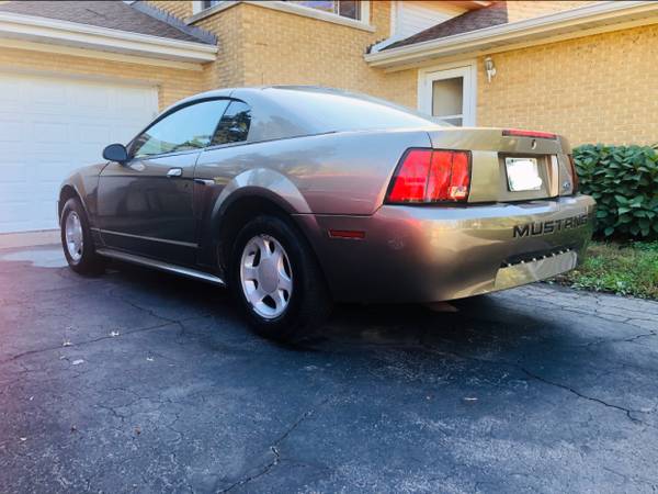 2001 Ford Mustang V6 for sale in Flossmoor, IL – photo 2