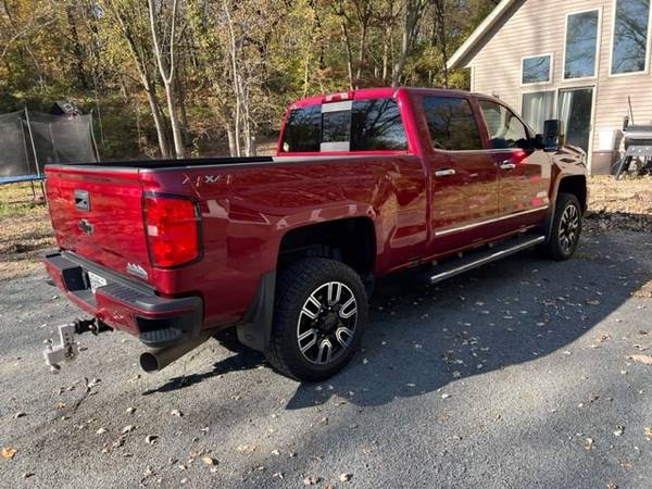 19 Silverado HD high country duramax for sale in Eau Claire, WI – photo 5