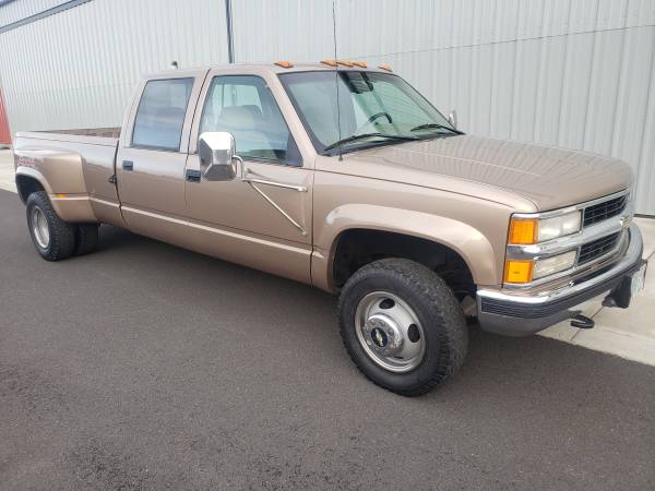 Chevrolet 1 Ton 4x4 Crew Cab Dually Very Low Miles - cars & trucks -... for sale in Bend, OR – photo 10